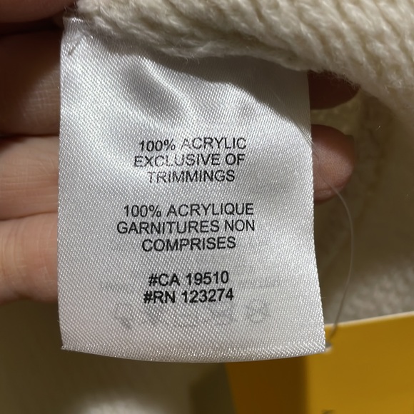 Lole knitted cape (one sz) - Picture 6 of 9